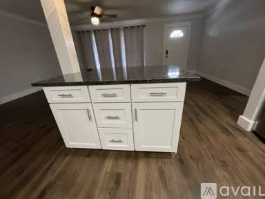 Main picture of 2425 Alpine Ave