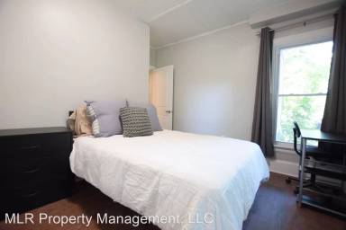 Main picture of 1002 N Aurora St House