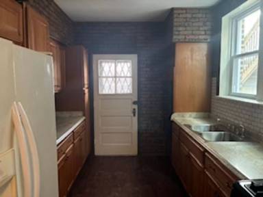 Main picture of 10625 S Calumet Ave