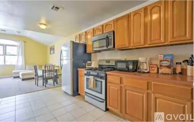 Main picture of 285 Claremont Ave