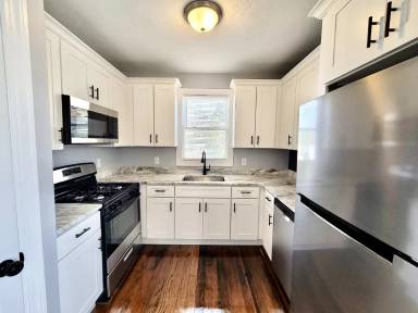 Main picture of 121 Lowden St