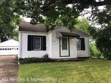 Main picture of 2021 Redwood Ave