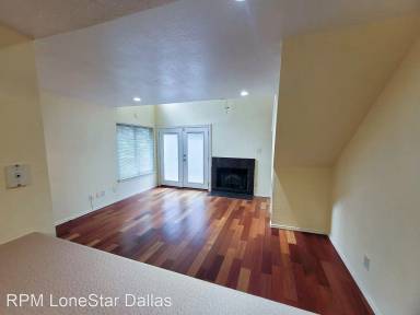 Main picture of 9815 Walnut St