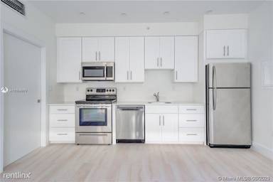 Main picture of 940 Michigan Ave