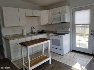 Main picture of 19 Lake Dr