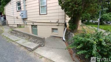 Main picture of 1150 NE Harvey Rd