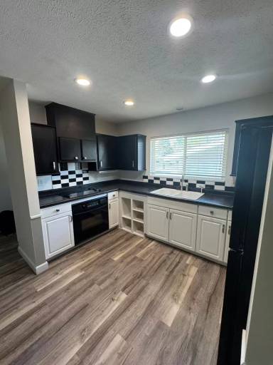 Main picture of 2570 Blarney Stone Dr