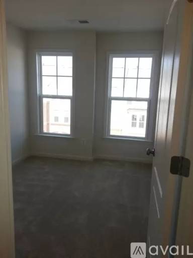 Main picture of 21765 Harroun Ter