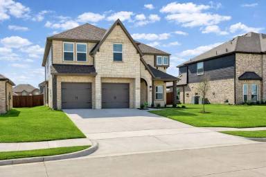 Main picture of 3722 Milwaukee Ave
