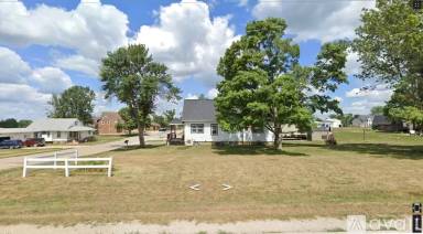 Main picture of 326 3rd Ave