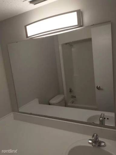 Main picture of 505 Whitehall St