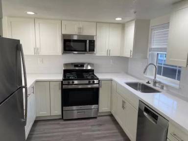 Main picture of Lakeshore View Court