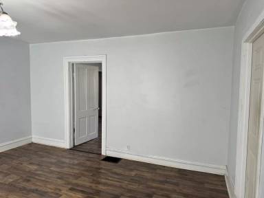 Main picture of 1709 Francis St