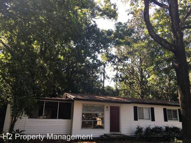 Main picture of 1905 Karen Ln