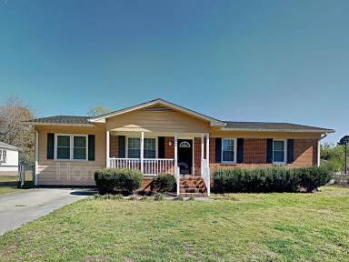 Main picture of 200 Old Farm Rd