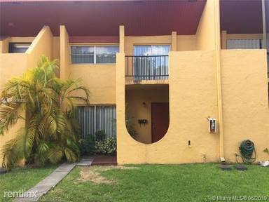 Main picture of TARACOMA TOWNHOMES CONDO