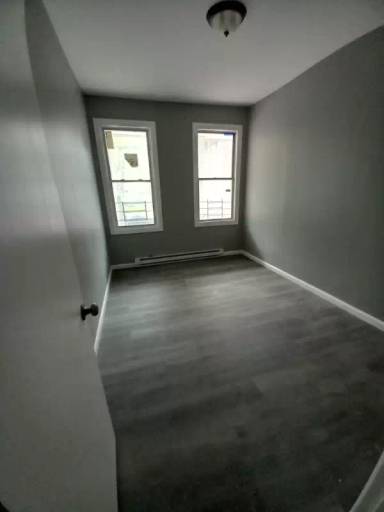 Main picture of 486 Walnut St