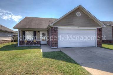 Main picture of 38 W Fairlane Pl