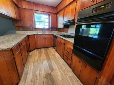 Main picture of 5 Cliffwood Cir