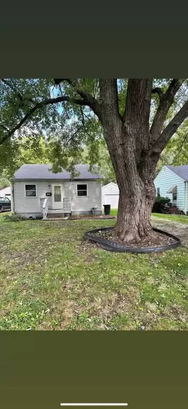 Main picture of 1624 E Division St