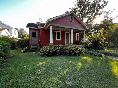 Main picture of 104 Ryan St