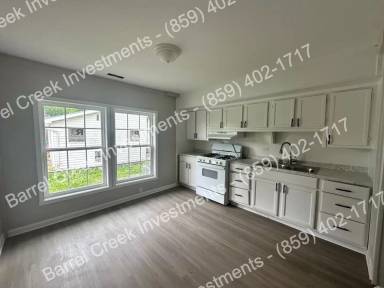 Main picture of 115 Robertson Ln