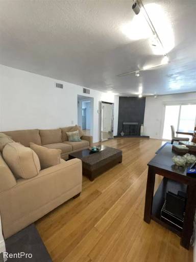 Main picture of 1515 S Beverly Dr