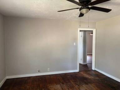 Main picture of 2104 N Alexander St