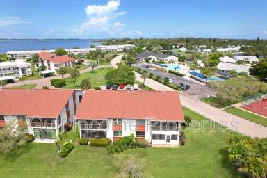 Main picture of 4852 Independence Dr