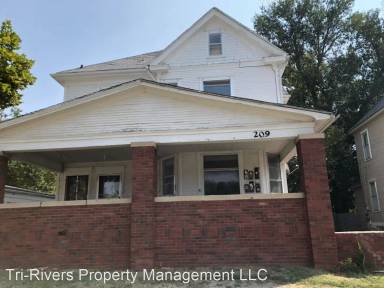 Main picture of 209 S 9th St
