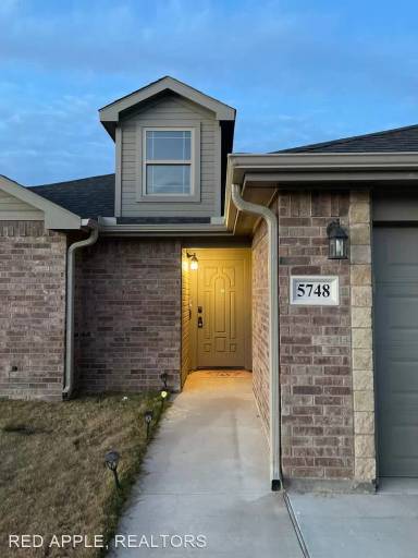Main picture of 5748 Foxfire Dr