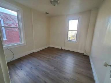 Main picture of 124 N 2nd St