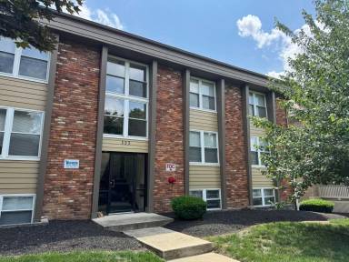 Main picture of 133 E Lane Ave