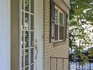 Main picture of 381 10th St NE