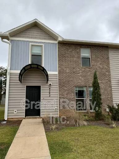 Main picture of 4393 Village Oak Ln