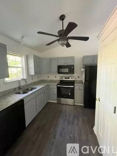 Main picture of 729 Jefferson Dr