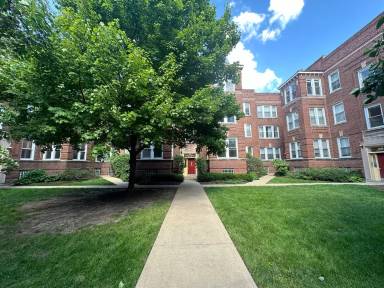 Main picture of 2622 N Spaulding Ave