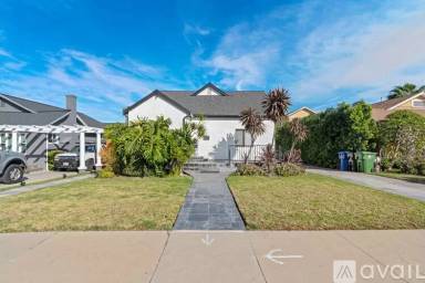 Main picture of 5126 S Victoria Ave