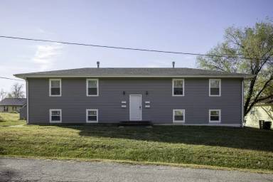 Main picture of 107 W Workman St