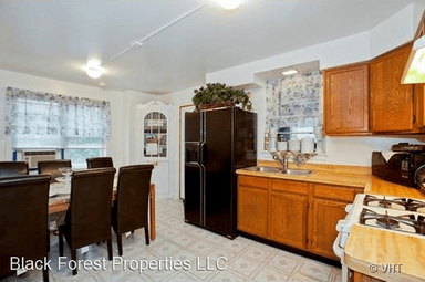 Main picture of 1404 Brummel St