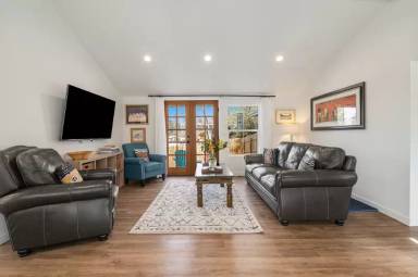 Main picture of 881 3rd St