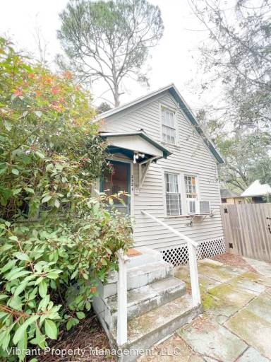 Main picture of 232 NW 4th Ave
