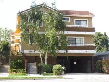 Main picture of 14542 Burbank Blvd