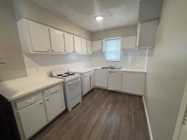 Main picture of 1549 Alexandria Dr