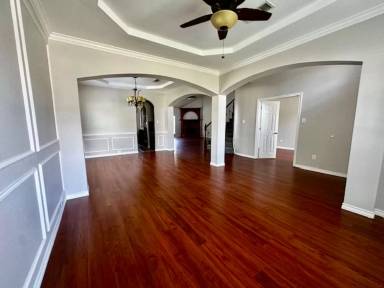 Main picture of 7005 Crenshaw Ln