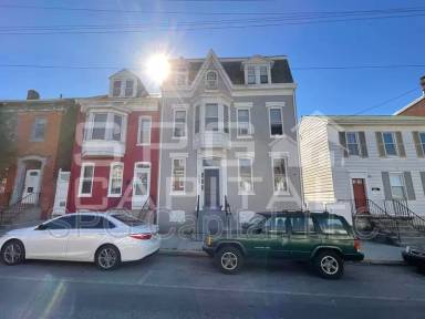 Main picture of 948 E Market St