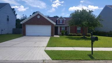Main picture of 6 Willow Lakes Dr