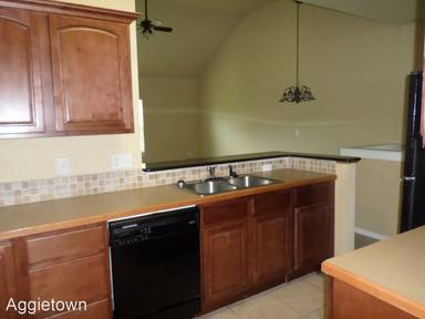 Main picture of 105 Quail Ct