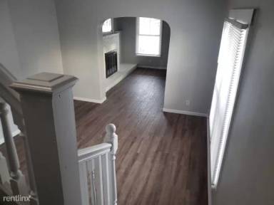 Main picture of 363 Woodland Ave