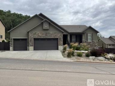 Main picture of 5974 N Robinson Ln